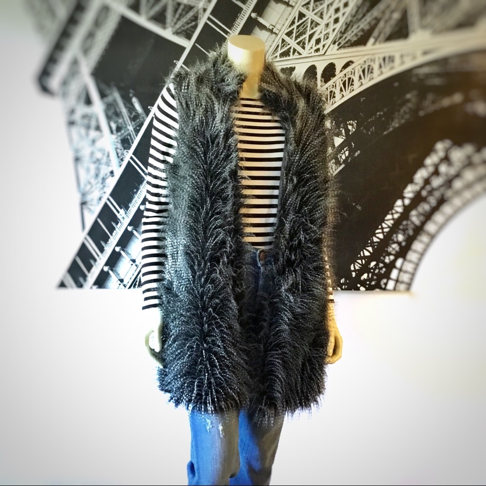 MICHAEL KORS Faux Fur Raccoon Vest! - Picture 3 of 8